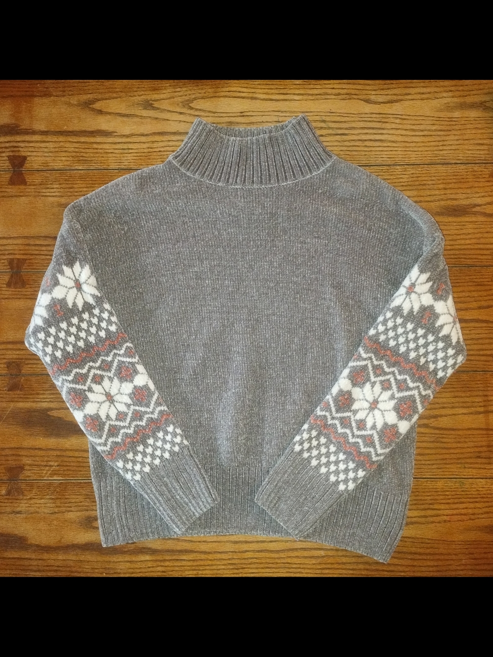 Christian Siriano Size Small Turtleneck Sweater with Fair Isle Sleeve Pattern